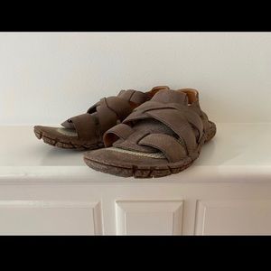 BØRN *NWOB* Handcrafted Leather Sandals